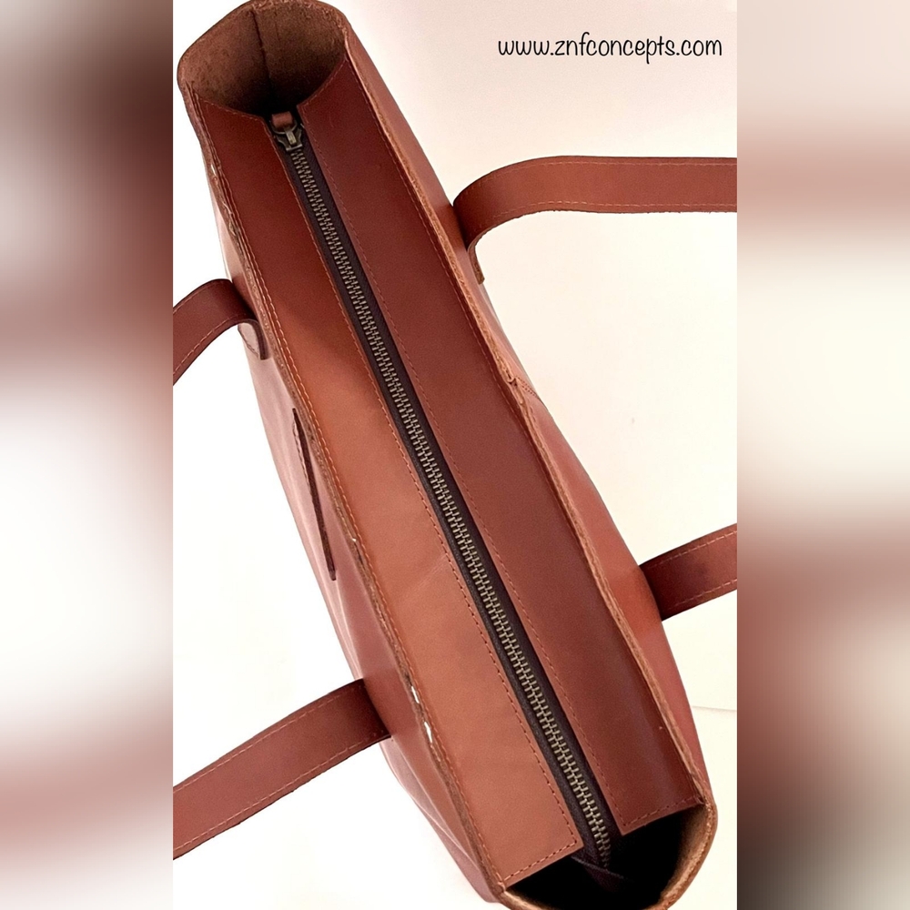 Elegant Tan Leather Tote Bag - Picture 9 of 12